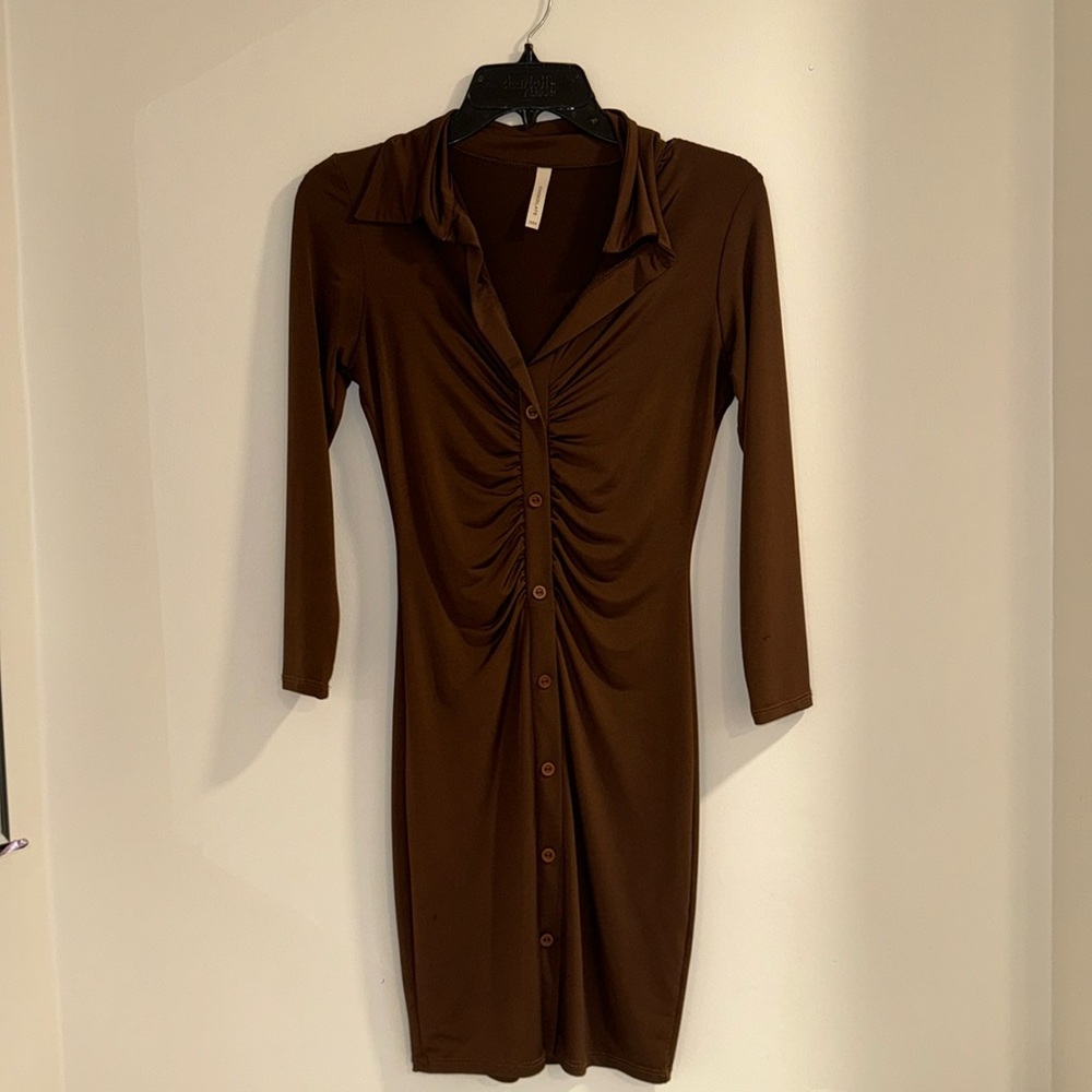 Chocolate USA — Midi Ruched Dress